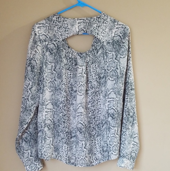 Guess Shirt/Blouse - Picture 2 of 5